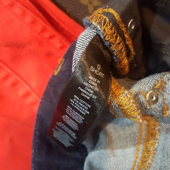 CHICO'S So Slimming Jeans - Size 0 Short - Picture 6 of 6